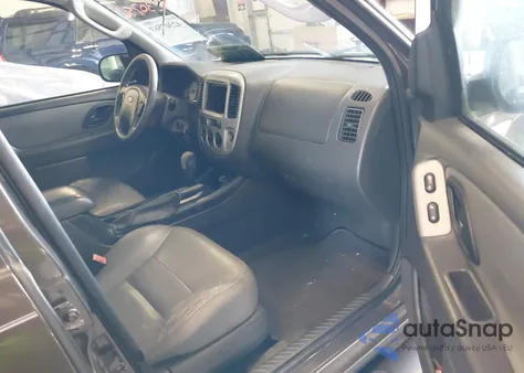 2007 Ford Escape Xlt/Xlt Sport z USA, uszkodzony, nr VIN 1FMYU93157KA04023